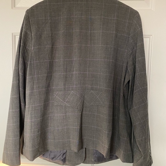 Suit jacket - Picture 2 of 3